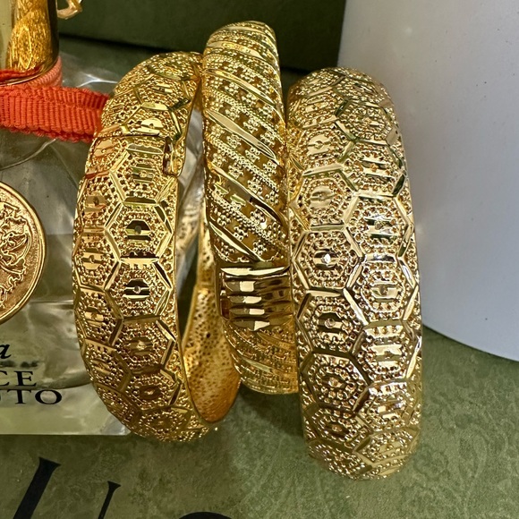 🎗️3 Large Exquisite Egytain G.F Bangles (NEW)🎗️ - Picture 1 of 5